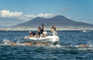 Nuotatori provenienti da quindici nazioni, in mare a Ischia per la “Traversata di Nettuno”