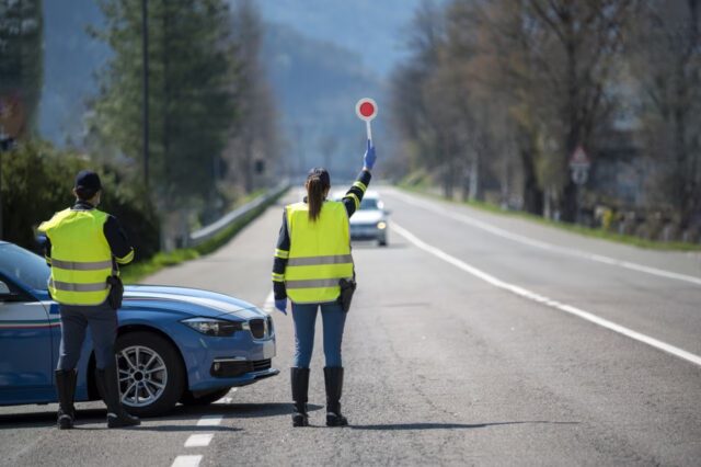 controlli-polizia-AdobeStock_473413224-1920